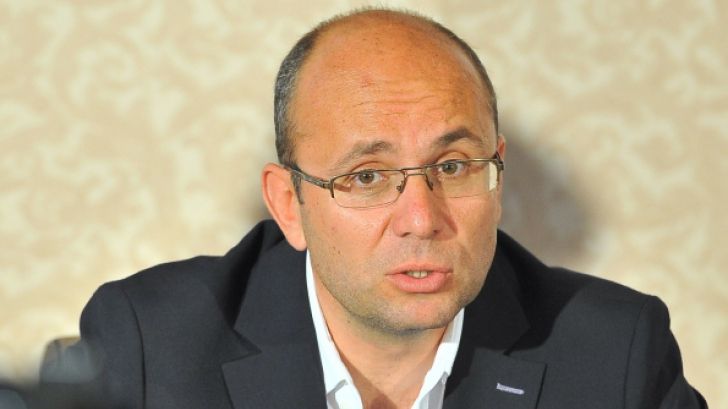 COZMIN GUŞĂ: Ponta nu înţelege conflictul din Ucraina. Ar trebui controlat în ieşirile publice