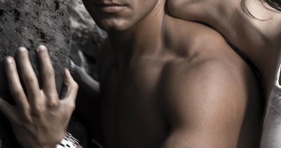 5 puncte sensibile ale barbatului si cum sa le atingi