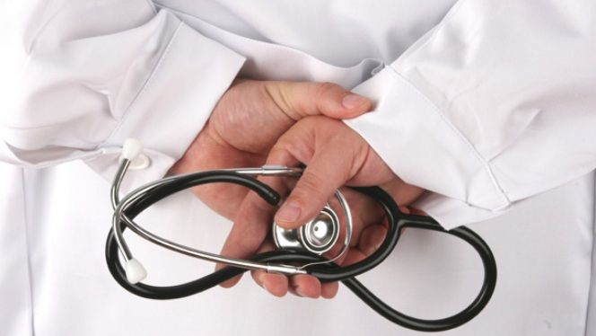 Ponta: O prostie să-i faci funcţionari publici pe medici.Trebuie să aibă dreptul şi la alte venituri