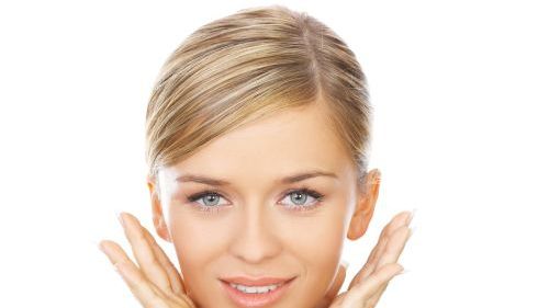 Opt obiceiuri care îți distrug pielea