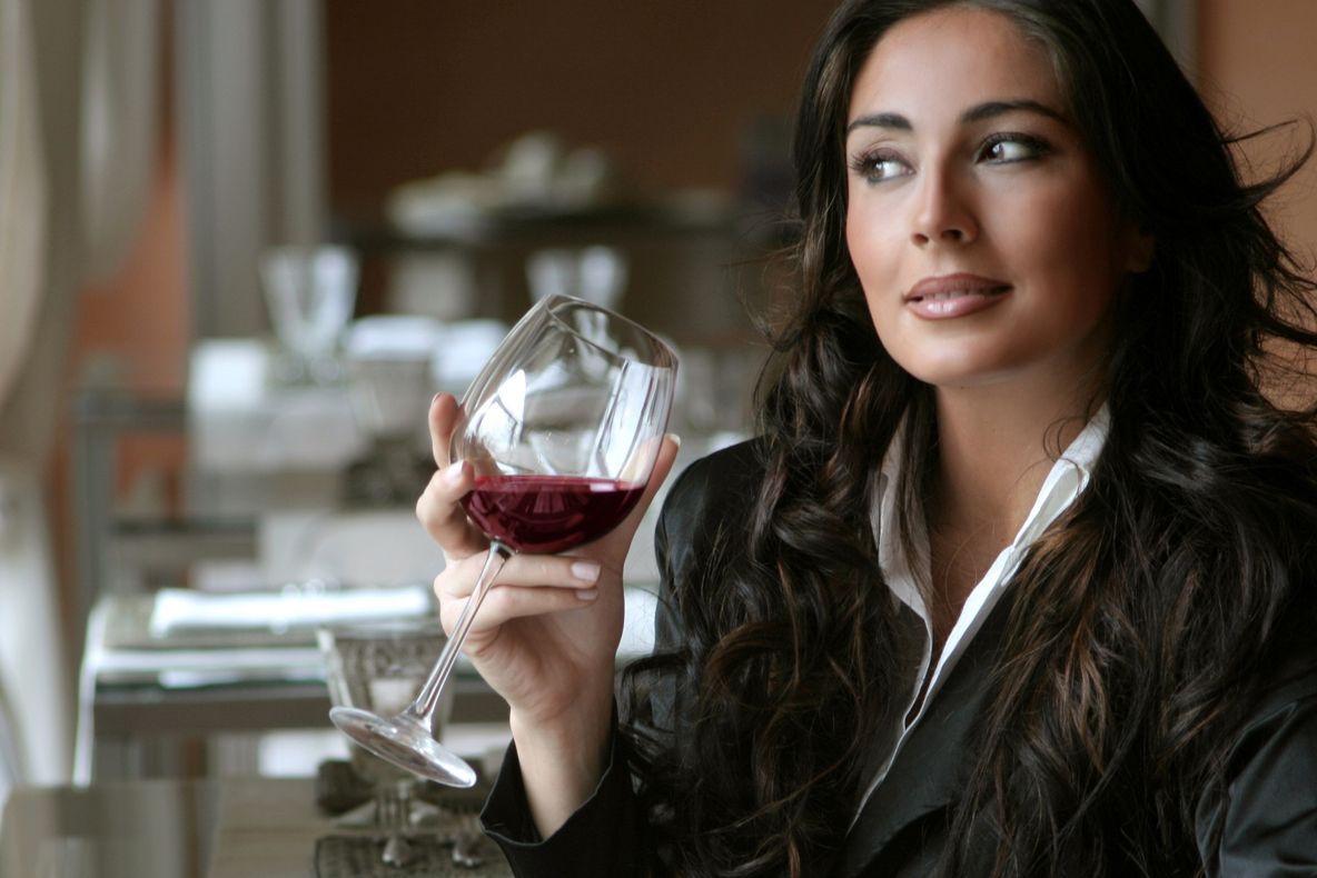 SĂNĂTATE. Beneficiile vinului asupra sănătăţii