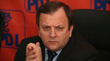 Flutur, către filialele PDL: Să nu puneţi în secţii oameni care ar putea vinde partidul!