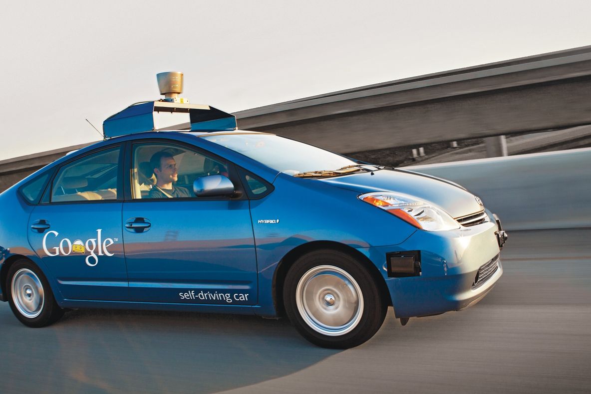 MAŞINI "FĂRĂ ŞOFER" de la GOOGLE, lipsite de volan, pedale de acceleraţie şi frână