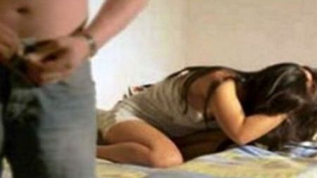 CUTREMURĂTOR. O tânără a fost sechestrată şi agresată sexual timp de zece ani 