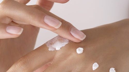 Ai grijă de tine! 5 sfaturi de top despre îngrijirea mâinilor în sezonul cald