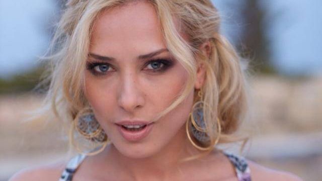 Iulia Vântur, umilită la intrarea unui club 