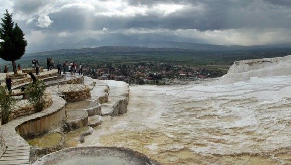 Pamukkale, locul despre care turcii spun că e a OPTA MINUNE A LUMII