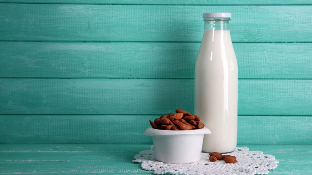 FRESH-REFRESH. Laptele de migdale, sănătate curată