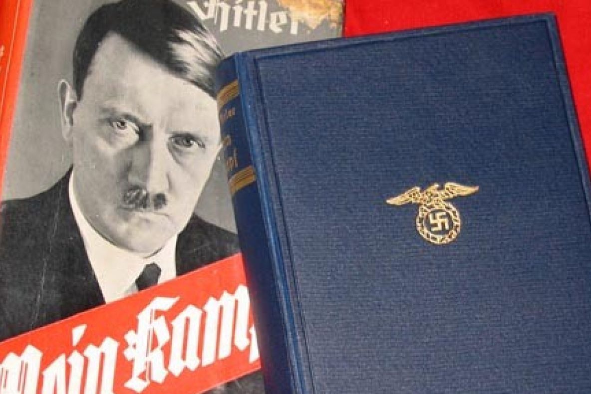 Licitaţia controversată a unui exemplar "Mein Kampf": "Hitler este înainte de toate un asasin"
