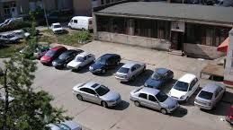 Ce a păţit un şofer care a parcat maşina pe un loc liber? I se întâmplă a doua oară şi e disperat 