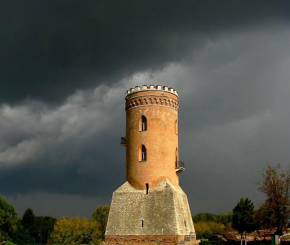 Unul dintre ultimele turnuri ale lui Vlad Ţepeş. Imaginea din România ce a făcut furori pe Internet