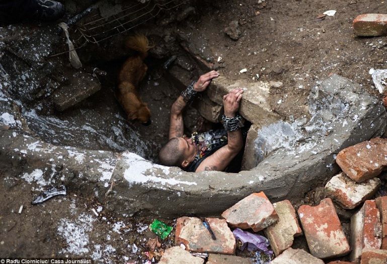 CE ASCUNDE BUCUREŞTIUL? Reportaj în canalele subterane ale Capitalei  