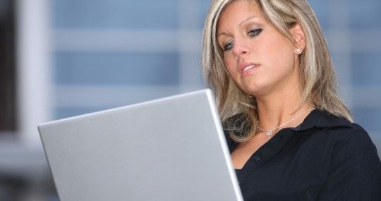 Cum sa-ti gasesti iubirea pe Internet: 10 sfaturi pentru intalnirile online