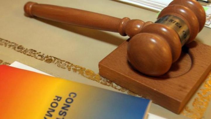 CCR A RESPINS sesizarea lui Băsescu privind refuzul premierului de a contrasemna decorări