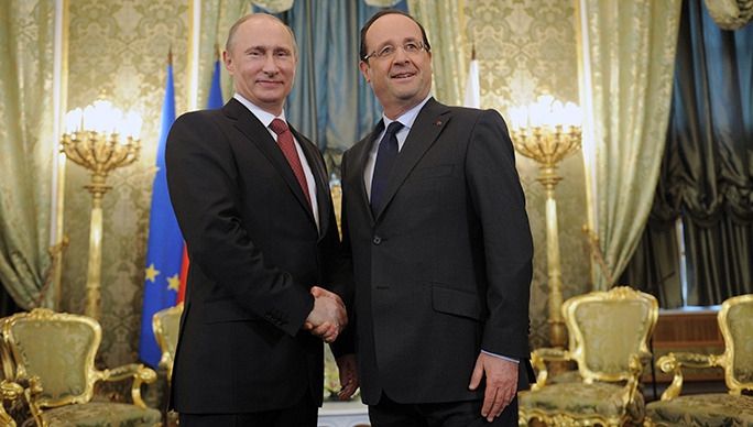 François Hollande se întâlneşte cu Vladimir Putin
