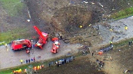 10 de la TRAGEDIA DE LA MIHĂILEŞTI: Supravieţuitori cu spaimă şi durere, părinţi fără lacrimi