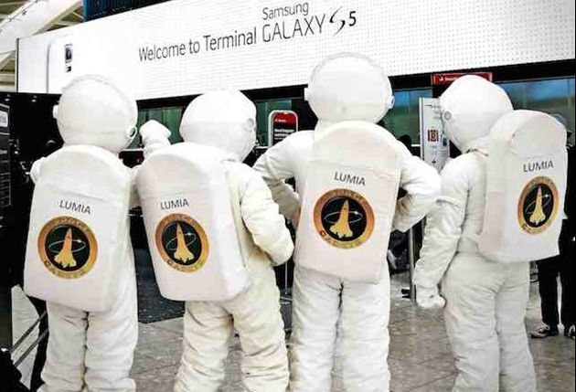  Microsoft ironizează Galaxy S5