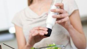 Tu știi câtă sare consumi zilnic și cum te poate distruge?