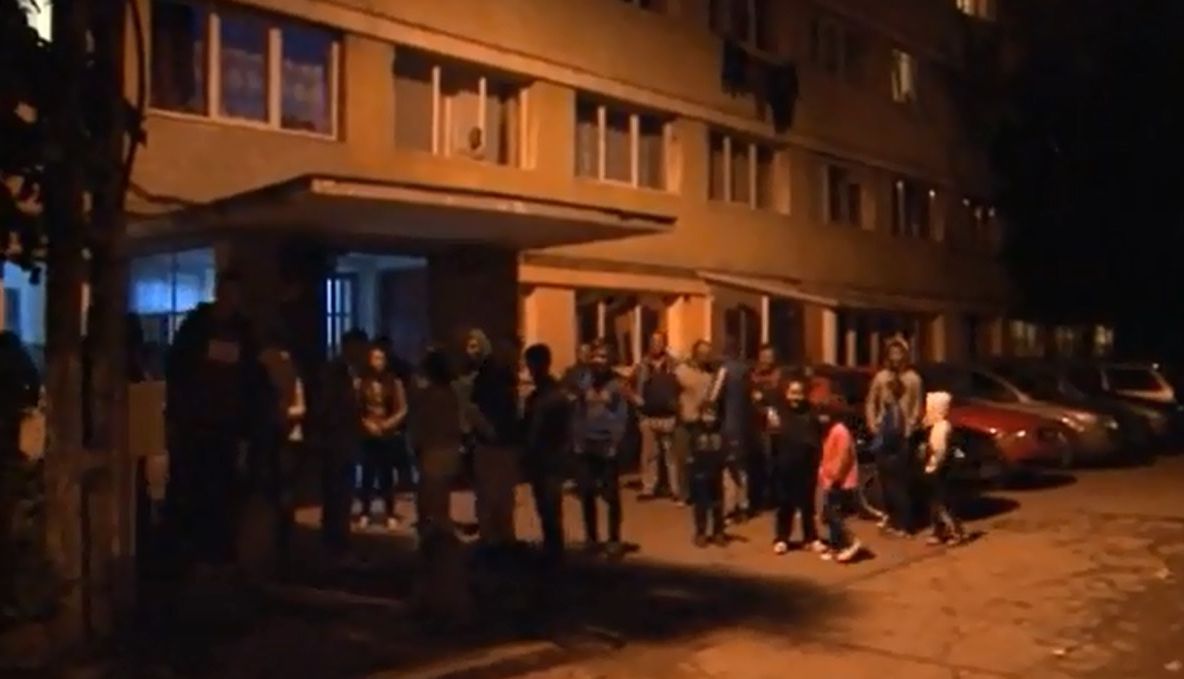 SCANDAL cu BĂTĂI și POLIȚIȘTI RĂNIȚI .Totul a pornit de la petrecerea unui copil de... 3 ani