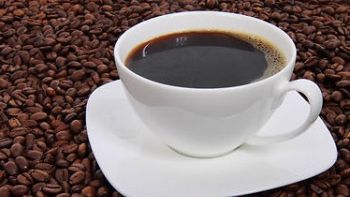 Ce păţeşti dacă bei prea multă cafea