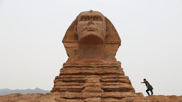 Ce au mai clonat chinezii. Au construit o copie identică a Sfinxului