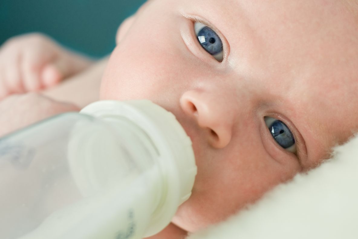 Cum să prepari laptele praf de capră pentru micuţul tău