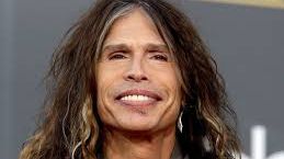 Vești proaste pentru fanii Aerosmith: solistul Steven Tyler are probleme de sănătate