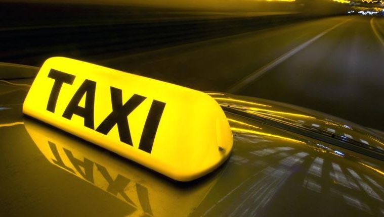 Cetăţeni polonezi cercetaţi după ce AU FURAT UN TAXI din Capitală