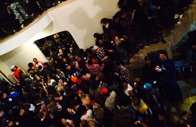 I-a spus fiului să-şi invite acasă câţiva prieteni. Ce-a urmat, de NECONCEPUT!