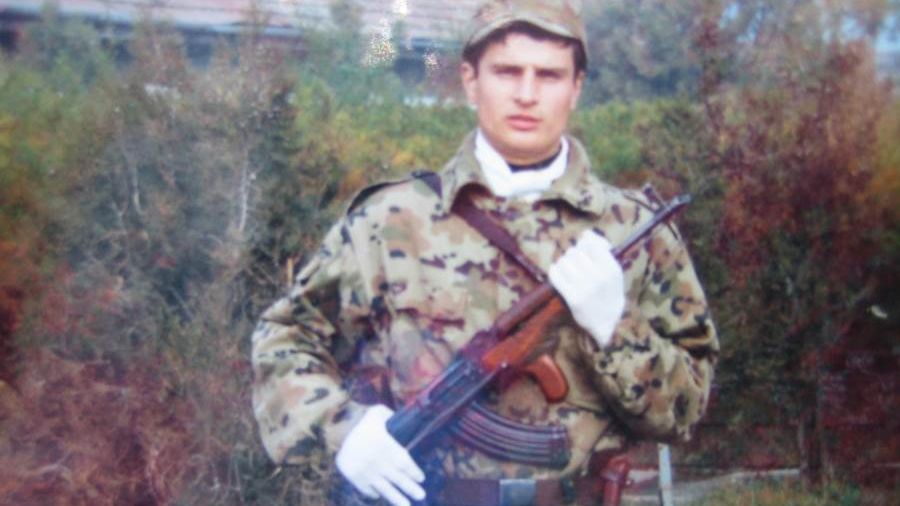 Un bărbat şi-a ucis soţia, sub privirile îngrozite ale copilului lor