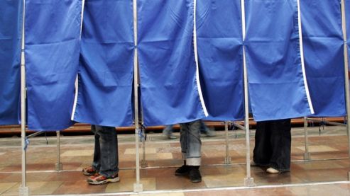 EUROPARLAMENTARE 2014. 1,8 mil. de tineri născuți din 1990, așteptați la urne. Recordul de vârstă