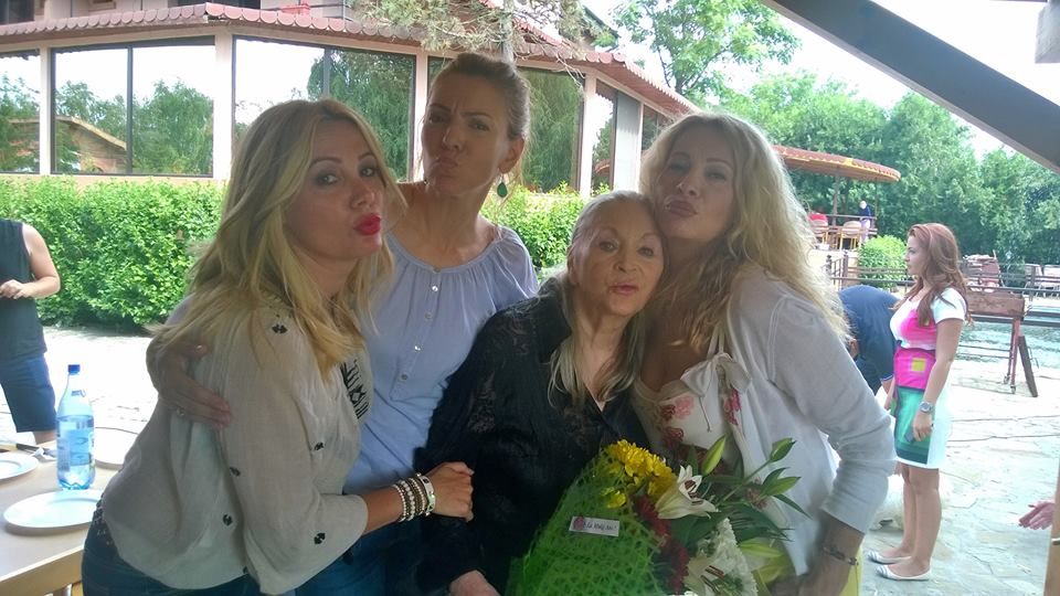 "Mama Zina", la aniversare celor 78 de ani. Uite cum a fost fotografiată!