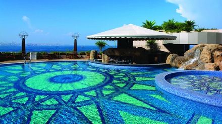 CLIPE DE COŞMAR: Atentat sinucigaş într-un hotel