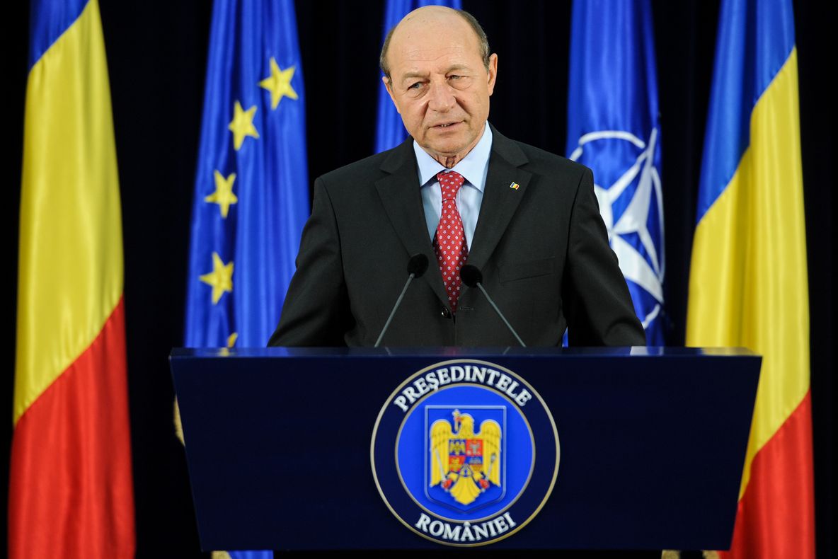 Băsescu: Drapelul, simbol al luptei poporului pentru libertate, le spun românilor să îl cinstească!