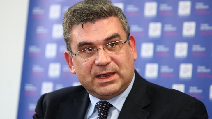 Baconschi: Băsescu şi-a ales urmaşul, pe Udrea, intelectualii PMP au fost marginalizaţi la Congres