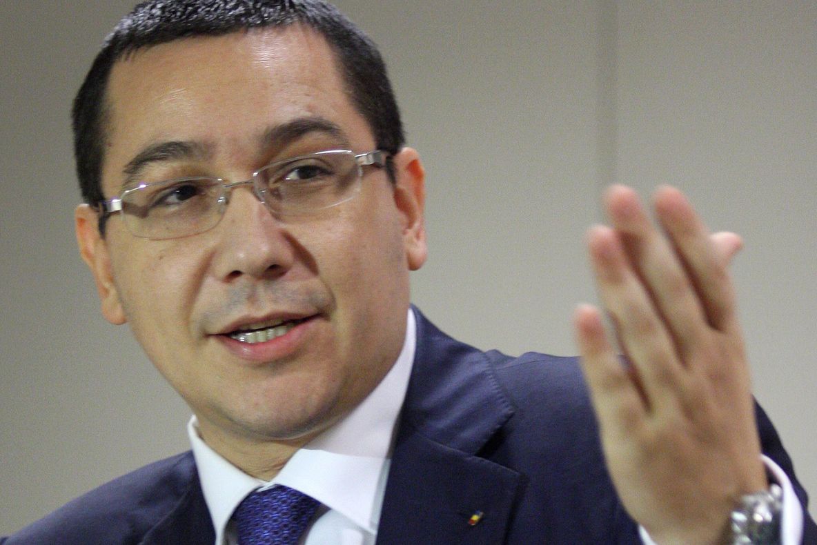 COZMIN GUŞĂ: Ponta cere demisia lui Băsescu cu satisfacţie. Pune paie pe foc, e iresponsabil!