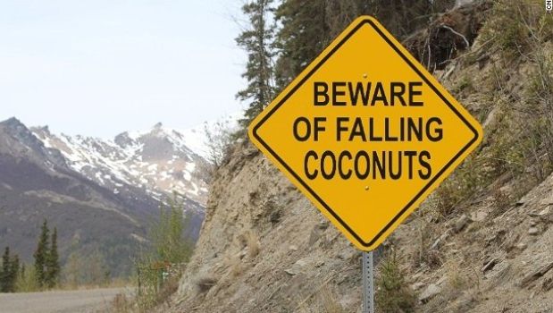 MORI DE RÂS. Drumul cu cele mai neobişnuite semne de circulaţie