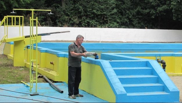 Românii au inventat ştrandul fără apă: Oamenii de muţumesc doar cu bronzatul