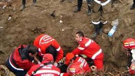  Muncitor decapitat de un excavator, după ce fusese înghițit de un mal de pământ
