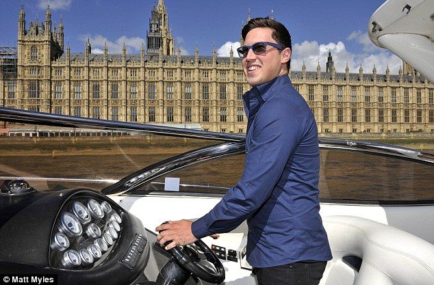 Ce-ai face dacă ai CÂŞTIGA la LOTO? Ce face un fost MUNCITOR care a câştigat 1 mil de lire sterline