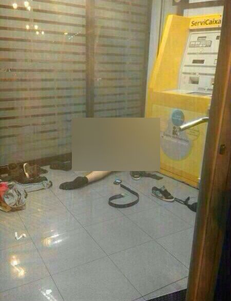 Cum a fost surprins un cuplu, lângă un bancomat. Martorilor nu le-a venit să creadă