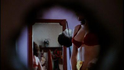 Suspecta că soţia îl înşală, aşa că a spionat-o. Ce a văzut l-a lăsat fără cuvinte. E TERMINAT