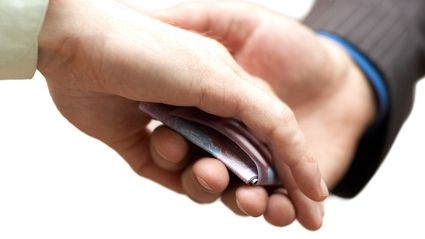 NEGOCIEREA MITEI pentru BACALAUREAT în Arad: 500 de euro nota 6 la matematică, 450 de euro la română