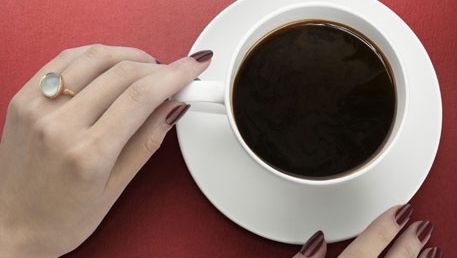 Iţi place CAFEAUA DE DIMINEAŢĂ? Iată 5 sfaturi ca să o faci SĂNĂTOASĂ