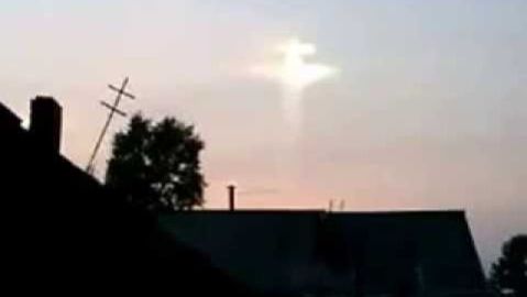FENOMEN STRANIU ÎN RUSIA. A APĂRUT PE CER, iar oamenii spun că Dumnezeu le-a trimis un semn  
