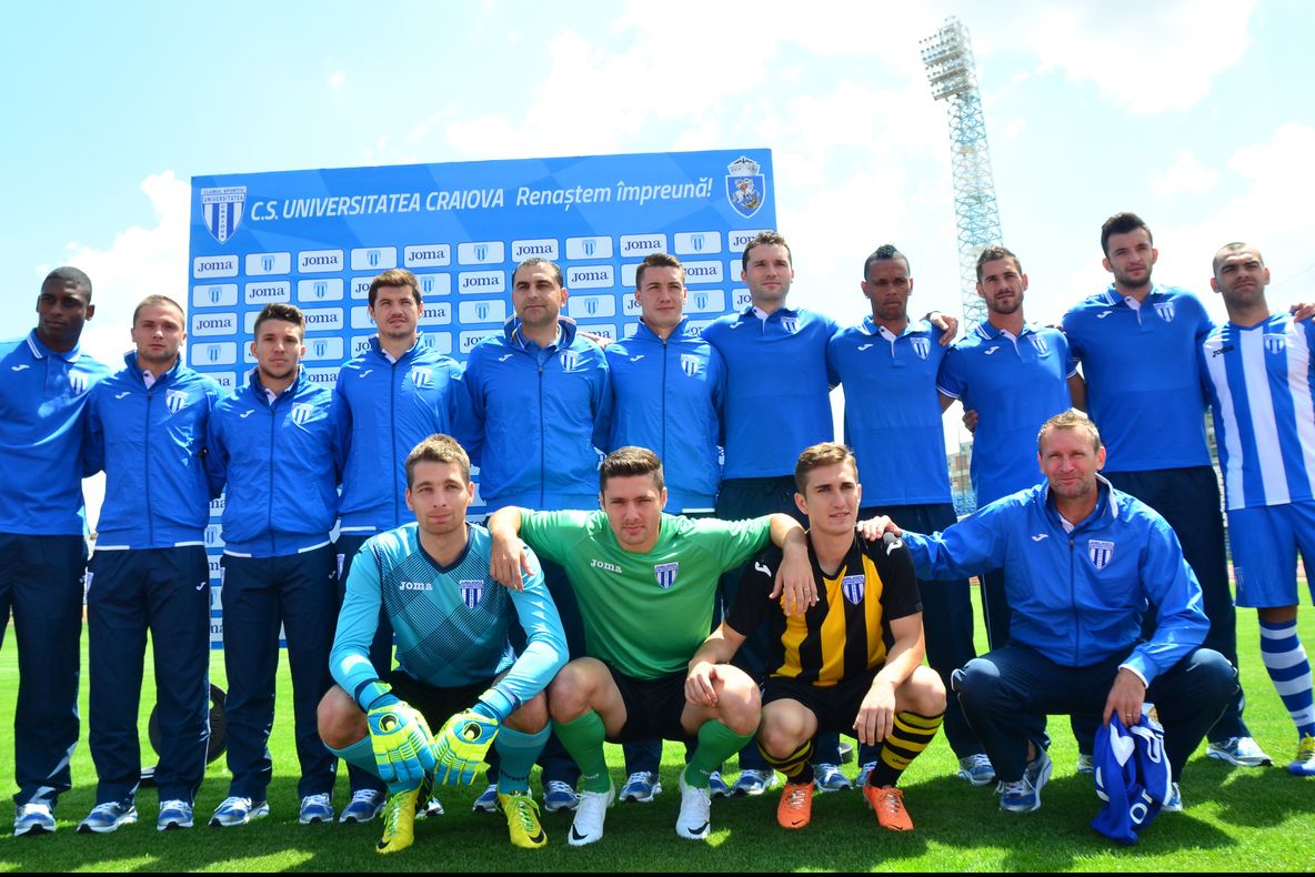 Jucătorii de la Universitatea Craiova sunt dezamăgiţi. Se plâng de arbitri 