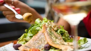 Dieta Bucuriei: regimul de slabit rapid care te face sa te simti bine si mananci pe saturate