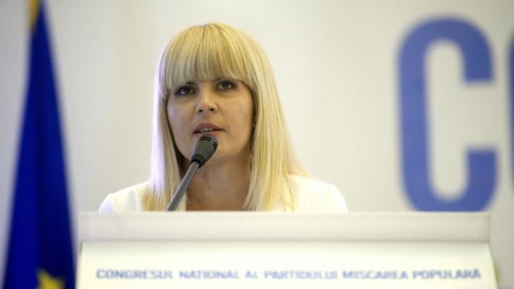 ELENA UDREA, ATAC LA PONTA pe Facebook