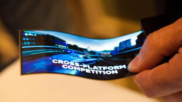 A început REVOLUŢIA OLED. Ecranele flexibile care ne vor SCHIMBA VIAŢA 