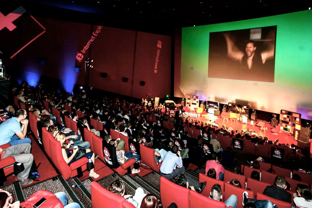 ICEEfest: peste 1.600 de participanți din 9 țări și 72 de speakeri din 47 de țări în București